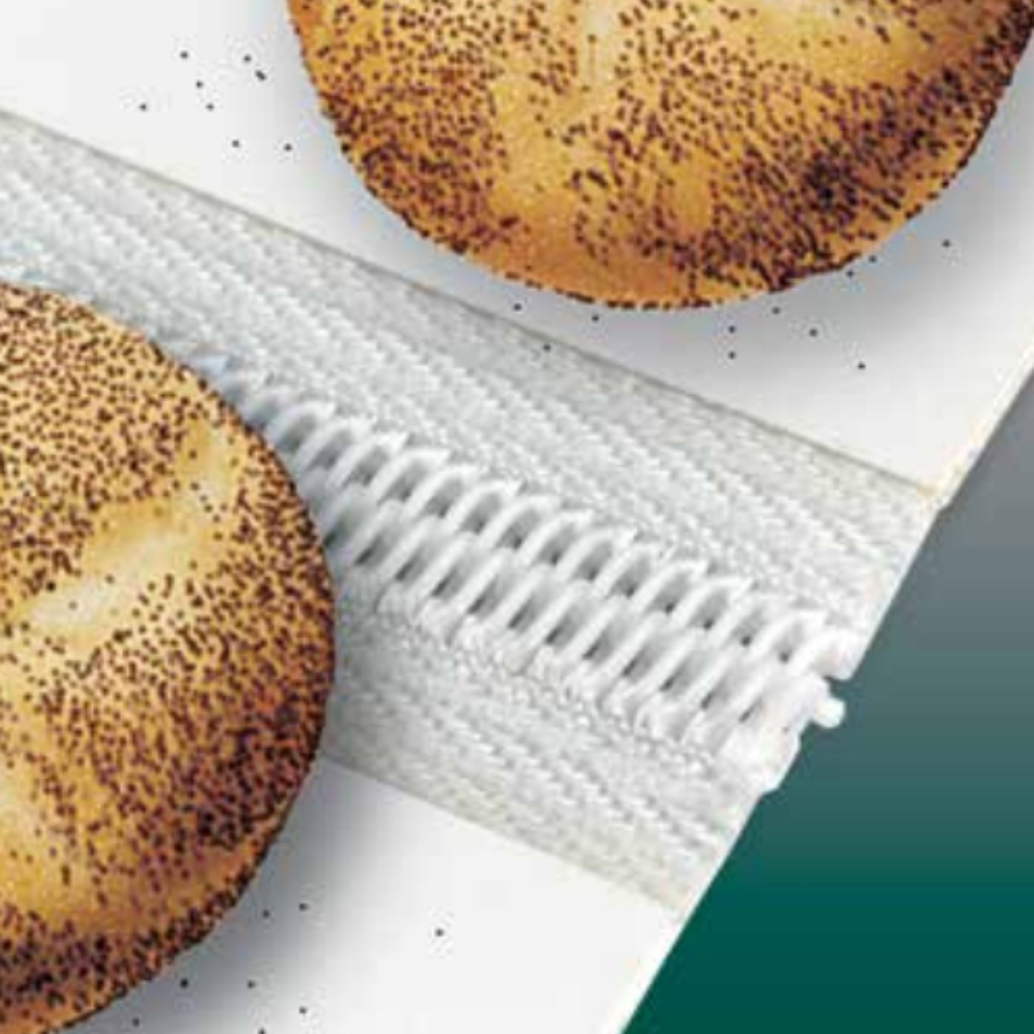 Spiral lace fastening system